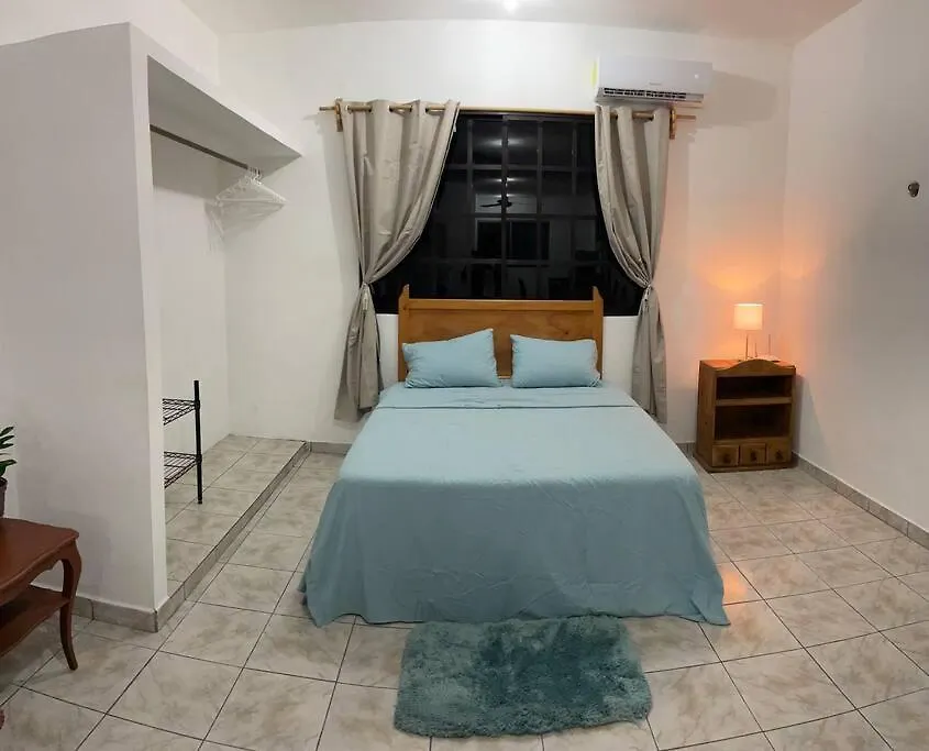 Casa Juan, Estudio En コスメル
